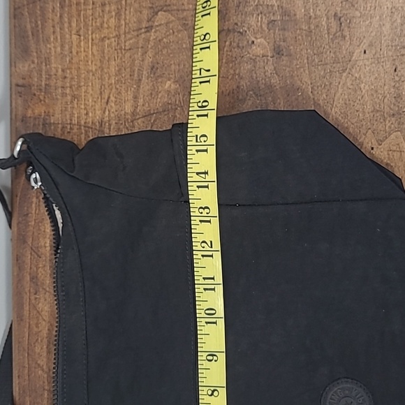 EUC Kipling Alenya Black Crossbody Bag Women's Purse - Picture 8 of 9